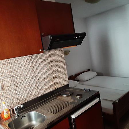 Hotel Kosmas 사르티 외부 사진