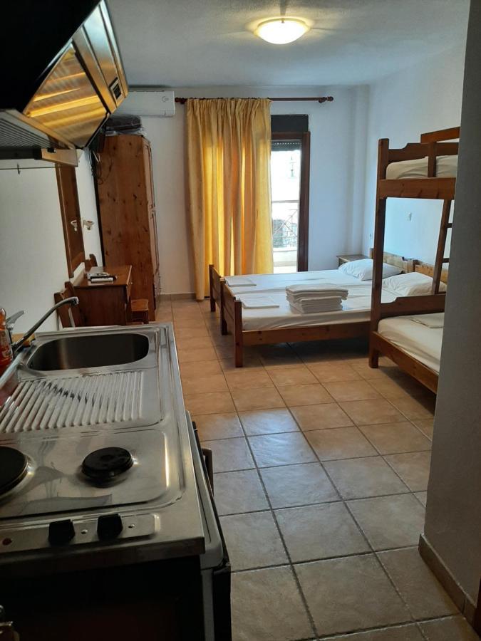 Hotel Kosmas 사르티 외부 사진