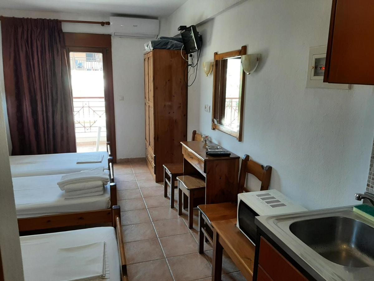 Hotel Kosmas 사르티 외부 사진